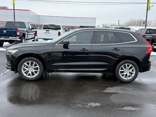 2021 Volvo XC60 T5 Momentum