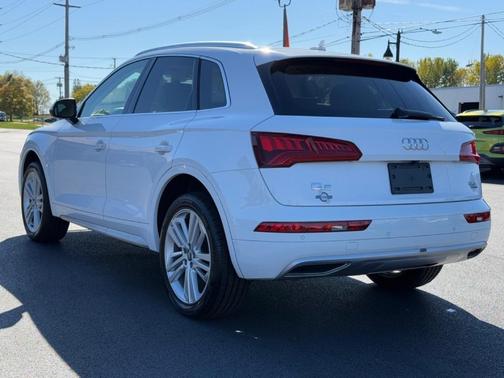 2018 Audi Q5 2.0T Premium Plus