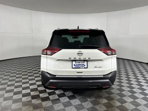 2 Tone White / Black Roof 2023 Nissan Rogue SL