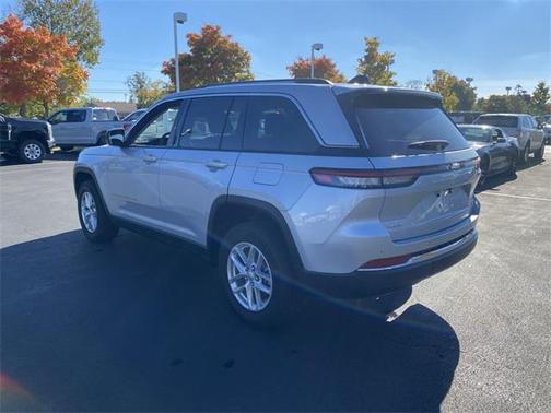2023 Jeep Grand Cherokee Laredo