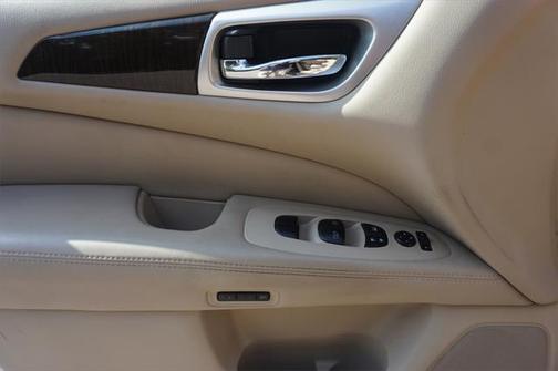 2015 Nissan Pathfinder SL
