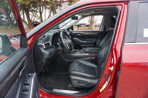 2023 Toyota Highlander Platinum