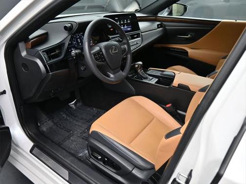 2022 Lexus ES 350 Base