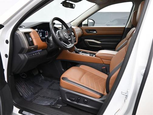2024 Nissan Pathfinder Platinum 4WD
