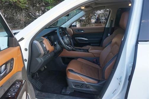 2024 Nissan Pathfinder Platinum 4WD