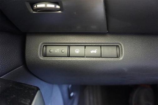 2022 Nissan Pathfinder SL 2WD