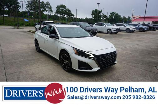 Pearl White Tricoat 2023 Nissan Altima SR FWD