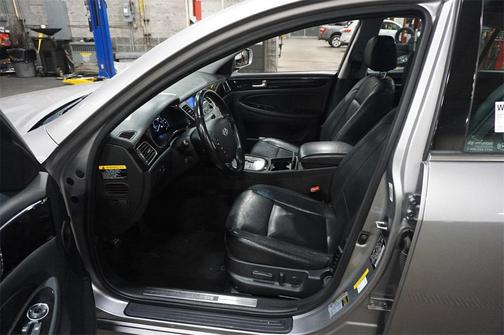 2012 Hyundai Genesis 3.8
