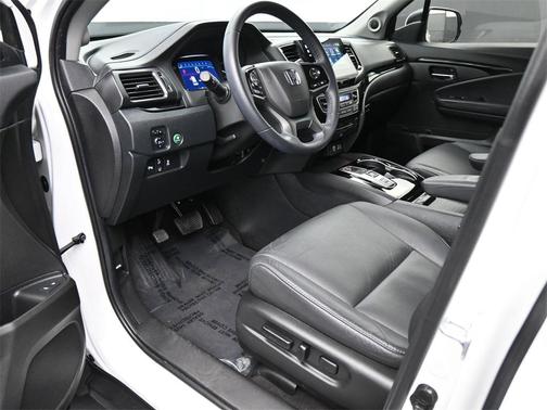 2022 Honda Pilot Touring 8-Passenger