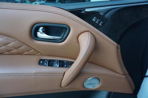 2024 INFINITI QX80 SENSORY AWD