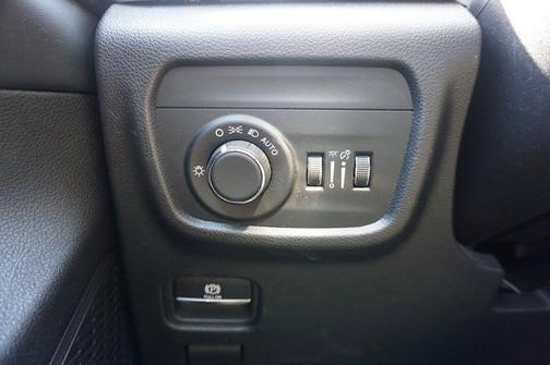 Bright White Clearcoat 2023 Jeep Grand Cherokee L Altitude