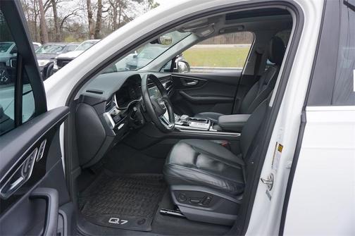 2023 Audi Q7 55 Premium Plus