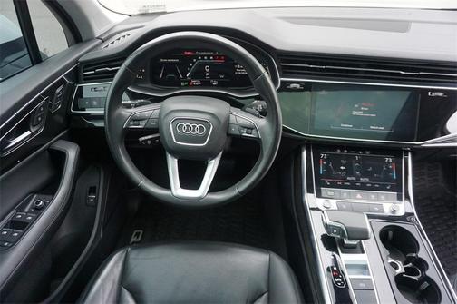 2023 Audi Q7 55 Premium Plus