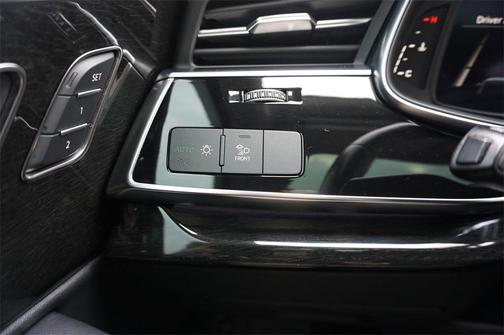 2023 Audi Q7 55 Premium Plus