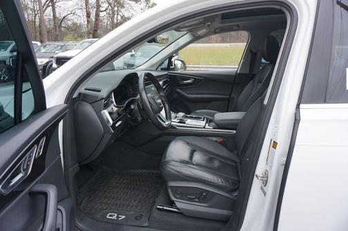 2023 Audi Q7 55 Premium Plus