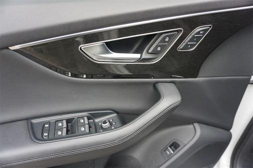 2023 Audi Q7 55 Premium Plus