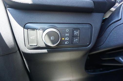 Oxford White 2022 Ford Escape SEL
