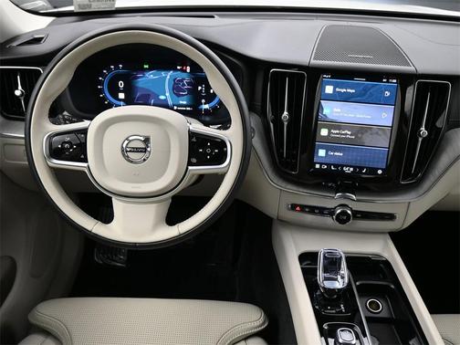 2025 Volvo XC60 B5 Ultra