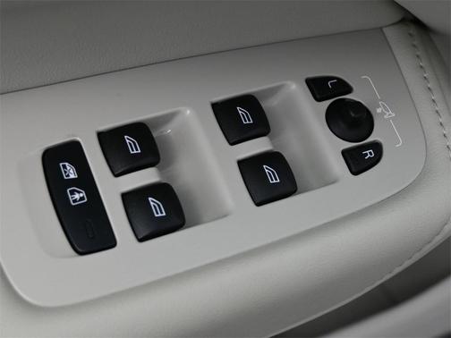 2025 Volvo XC60 B5 Ultra