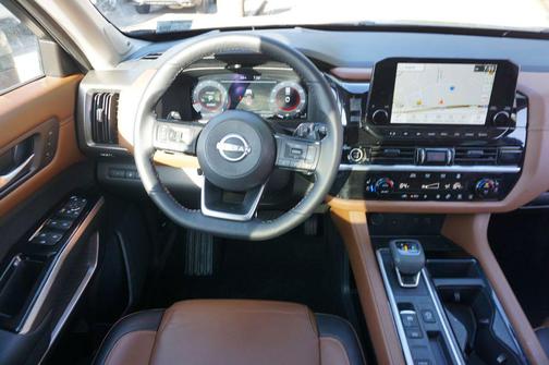 2024 Nissan Pathfinder Platinum FWD