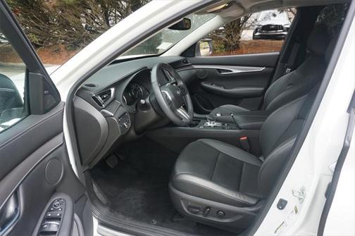 2022 INFINITI QX50 LUXE AWD