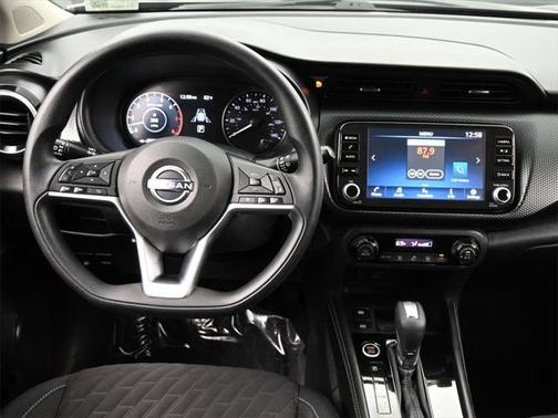 2022 Nissan Kicks SV