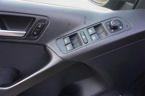 2011 Volkswagen Tiguan S