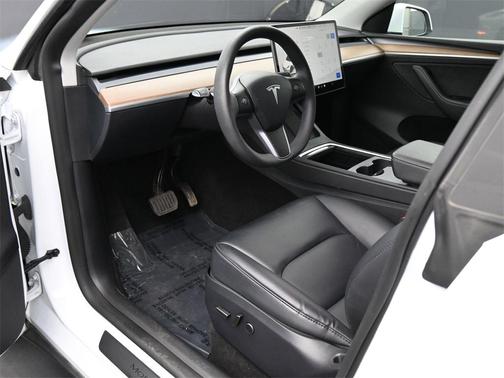 2024 Tesla Model Y Long Range Dual Motor All-Wheel Drive