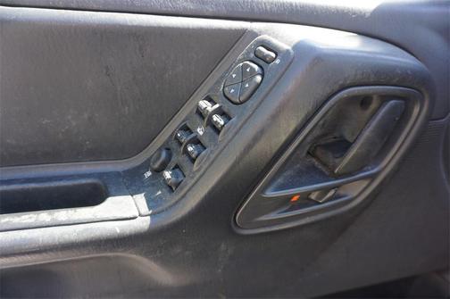 2004 Jeep Grand Cherokee Laredo
