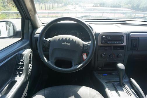 2004 Jeep Grand Cherokee Laredo