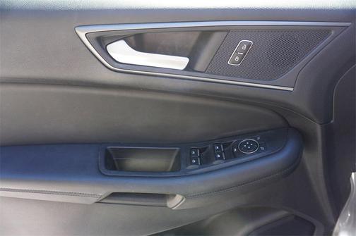 2021 Ford Edge SE