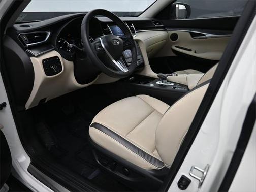 2022 INFINITI QX50 LUXE AWD