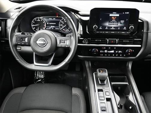 2024 Nissan Pathfinder SV FWD