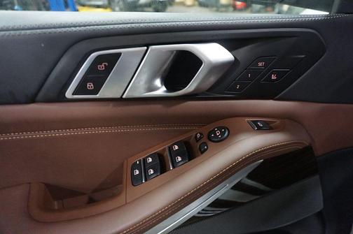 Mineral White Metallic 2025 BMW X5 xDrive40i