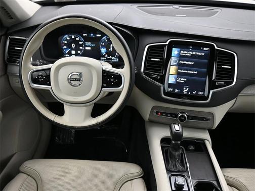 2022 Volvo XC90 T6 Inscription