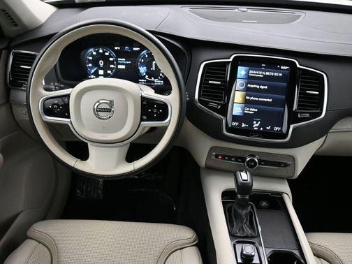 2022 Volvo XC90 T6 Inscription
