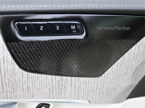 2022 Volvo XC90 T6 Inscription