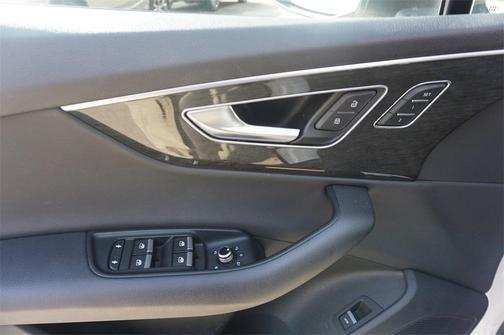 2021 Audi Q7 55 Premium Plus