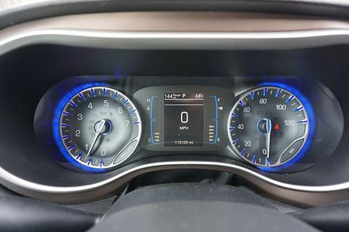 2017 Chrysler Pacifica Touring-L