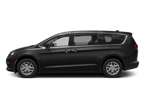 Brilliant Black Crystal Pearlcoat 2017 Chrysler Pacifica Touring