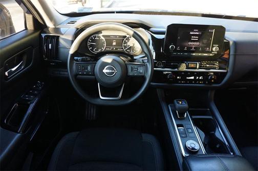 2022 Nissan Pathfinder S 4WD