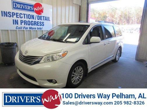 2017 Toyota Sienna XLE