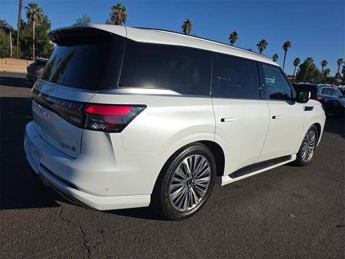 2025 INFINITI QX80 SENSORY AWD