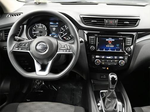 2020 Nissan Rogue Sport SV