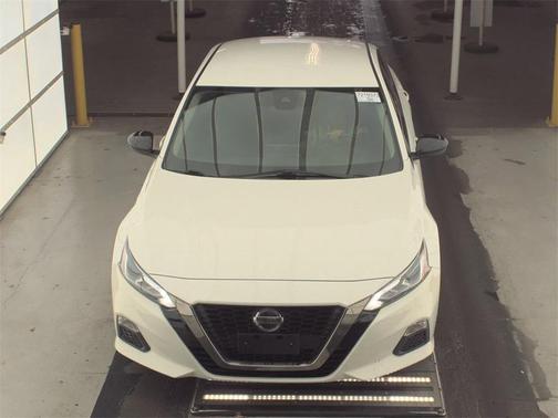 2021 Nissan Altima SR FWD