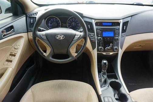 2013 Hyundai SONATA GLS