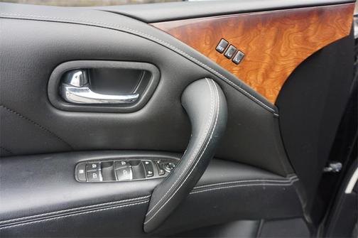 2017 INFINITI QX80 Base