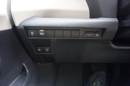 Celestial Silver Metallic 2022 Toyota Sienna XLE