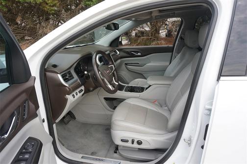 2023 GMC Acadia FWD SLT
