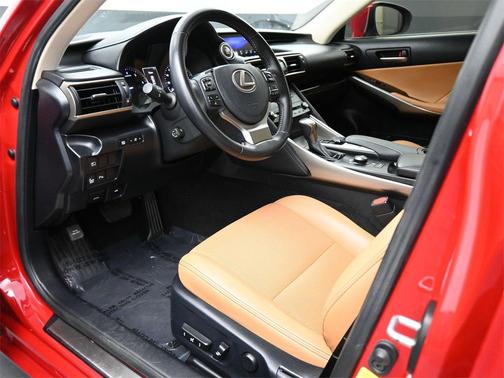 2018 Lexus IS 300 Base